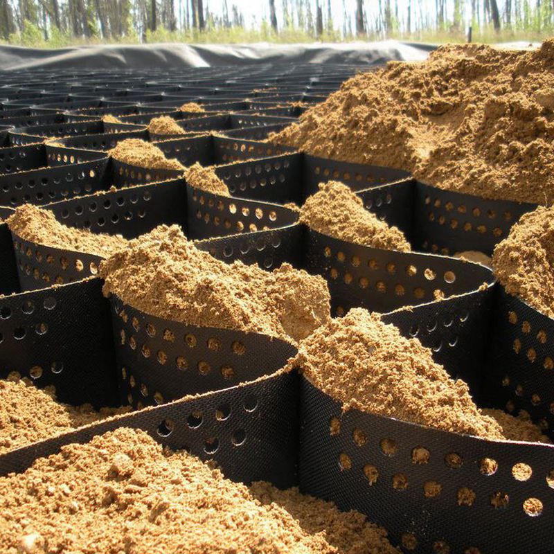 ড্রাইভওয়ে, গ্রাউন্ড স্ট্যাবিলাইজেশন, ঢাল সুরক্ষা এবং সমর্থন প্রাচীরের জন্য ভারী দায়িত্বের এইচডিপিই জিওসেল গ্রাউল গ্রিড সিস্টেম