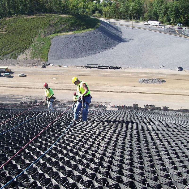 এইচডিপিই জিওসেল প্লাস্টিকের ড্রাইভওয়ে গ্রাবল এইচডিপিই জিওসেল সড়কের মাটি নিয়ন্ত্রণের জন্য সড়ক শক্তিশালীকরণ ঢাল সুরক্ষা ক্ষয় নিয়ন্ত্রণ গ্রাবল হাইওয়ে
